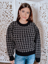Load image into Gallery viewer, Houndstooth Check Sweater