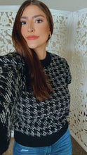 Load image into Gallery viewer, Houndstooth Check Sweater
